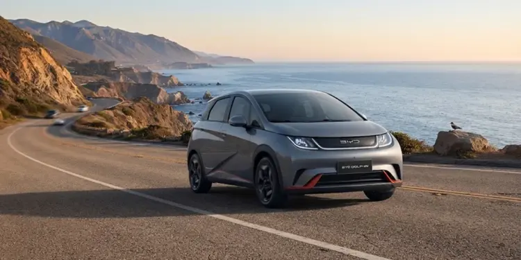 BYD Dolphin: autonomia real, recarga e o que entrega no dia a dia 1 BYD Dolphin